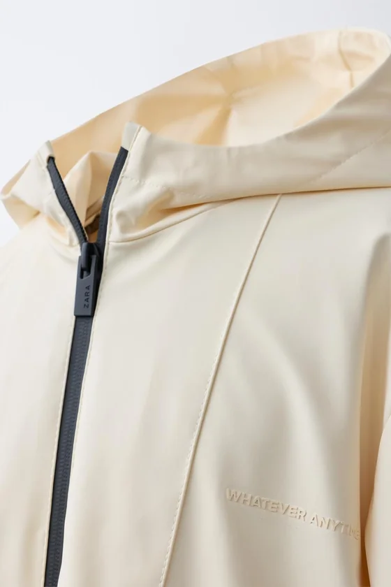 ПРОРЕЗИНЕННАЯ КУРТКА С КАПЮШОНОМ WATER REPELLENT