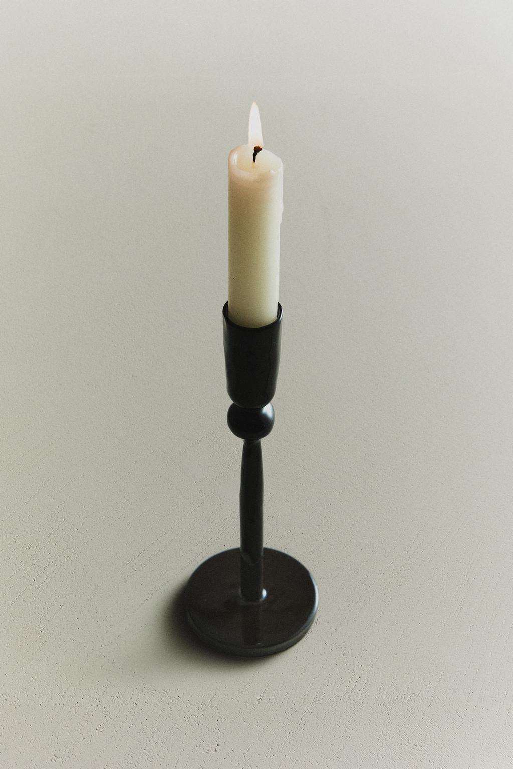 Железный подсвечник