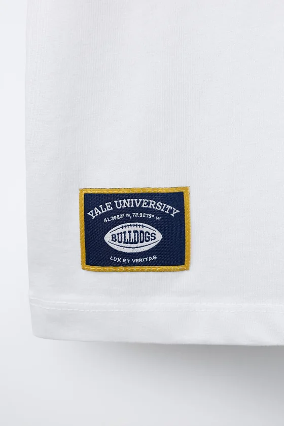 ФУТБОЛКА С СОБАКОЙ YALE UNIVERSITY™