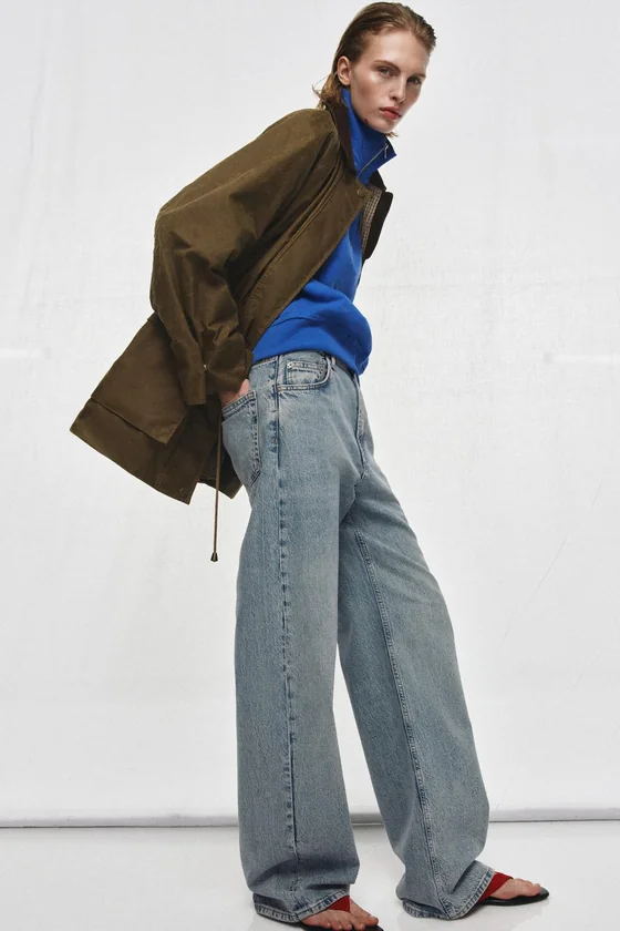 КУРТКА С ВОЩЕНЫМ ПОКРЫТИЕМ И ВЕЛЬВЕТОВЫМ ВОРОТНИКОМ — коллекция Zara «ZW»