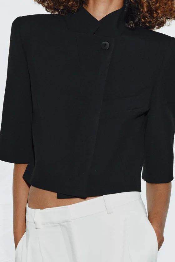 УКОРОЧЕННЫЙ БЛЕЙЗЕР С КОРОТКИМИ РУКАВАМИ — коллекция Zara «ZW»