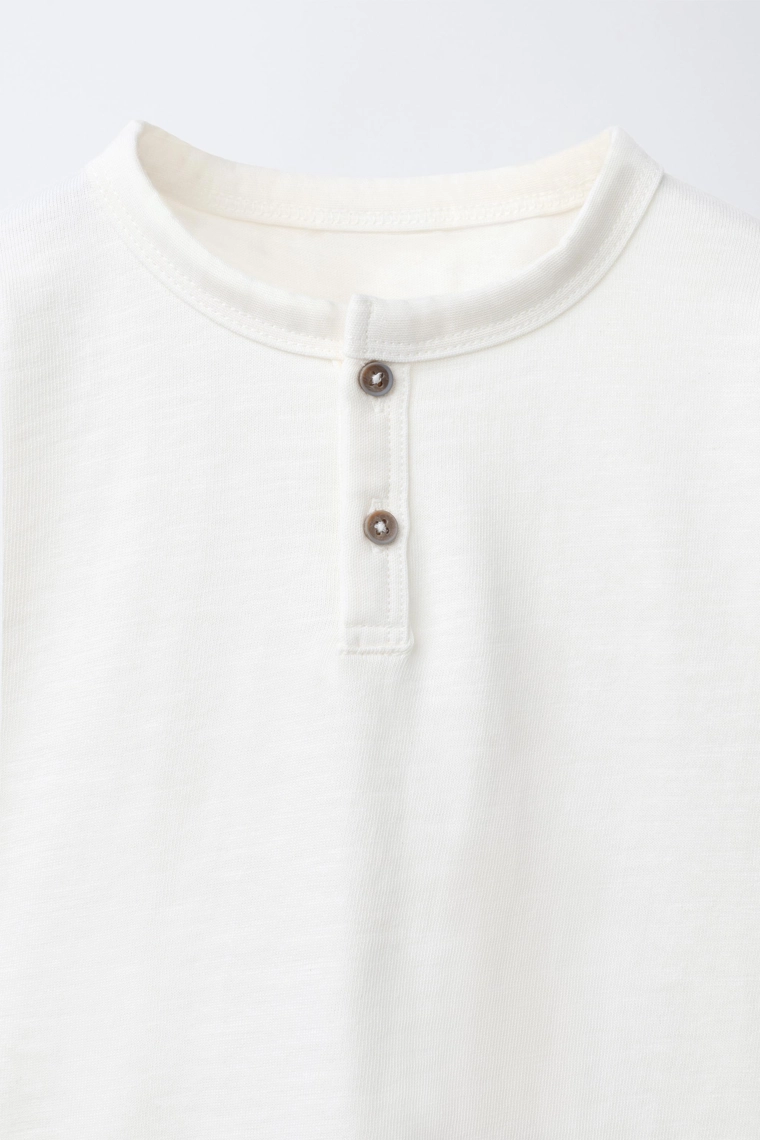 Футболка henley однотонная
