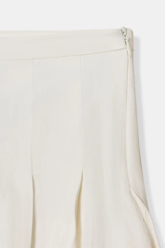 КОРОТКИЕ ШОРТЫ В СКЛАДКУ — коллекция Zara «ZW»