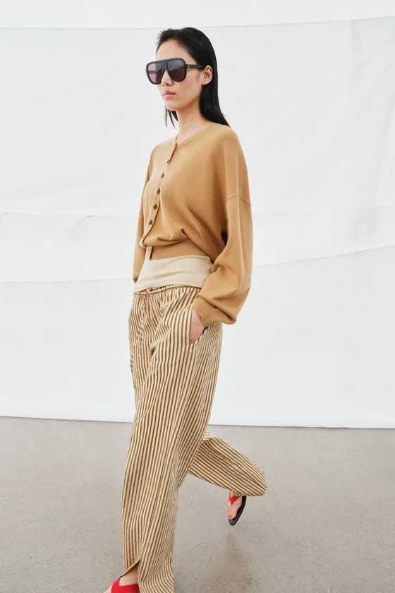 БРЮКИ В ПОЛОСКУ В ПИЖАМНОМ СТИЛЕ — коллекция Zara «ZW»