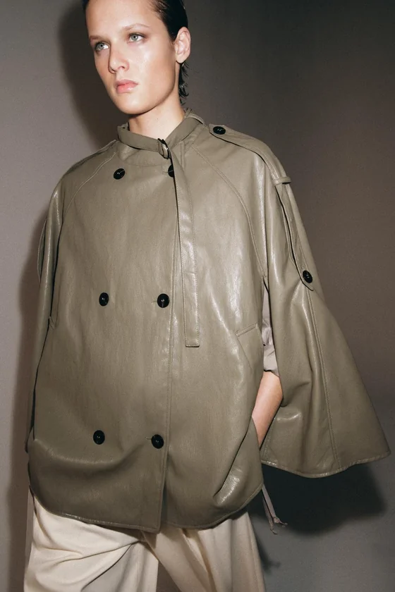 КУРТКА-НАКИДКА ИЗ ИСКУССТВЕННОЙ КОЖИ — коллекция Zara «ZW»