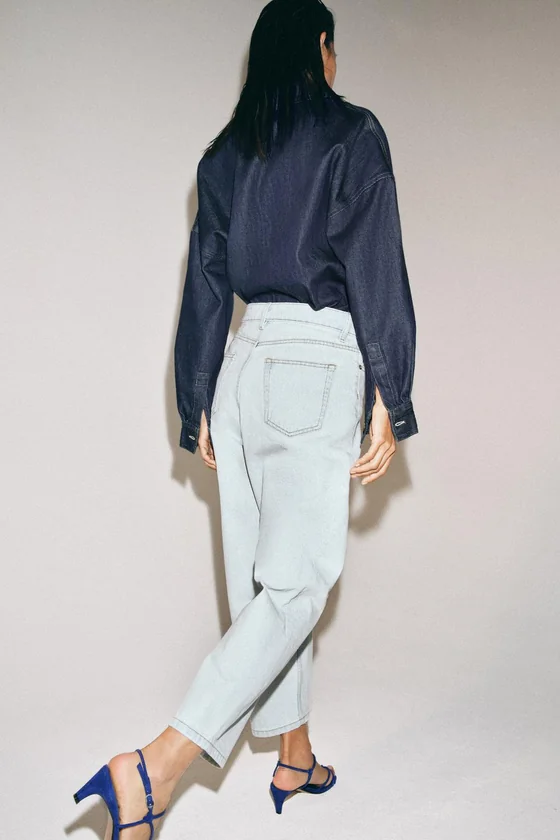 ЗАУЖЕННЫЕ ДЖИНСЫ СО СРЕДНЕЙ ПОСАДКОЙ — коллекция Zara «ZW»