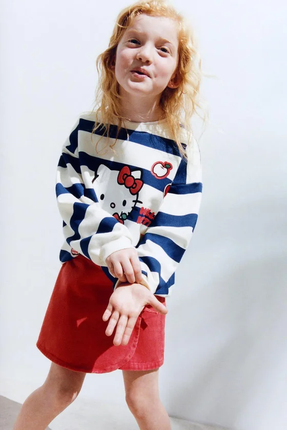 ТОЛСТОВКА В ПОЛОСКУ HELLO KITTY © SANRIO