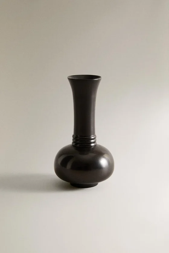 Маленькая ваза из латуни petit brass vessel flare i colin king