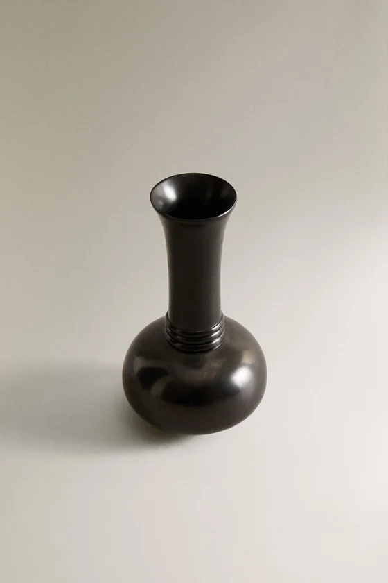 Маленькая ваза из латуни petit brass vessel flare i colin king
