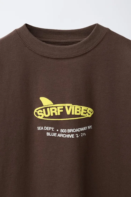 ФУТБОЛКА С РЕЛЬЕФНЫМ ПРИНТОМ SURF VIBES