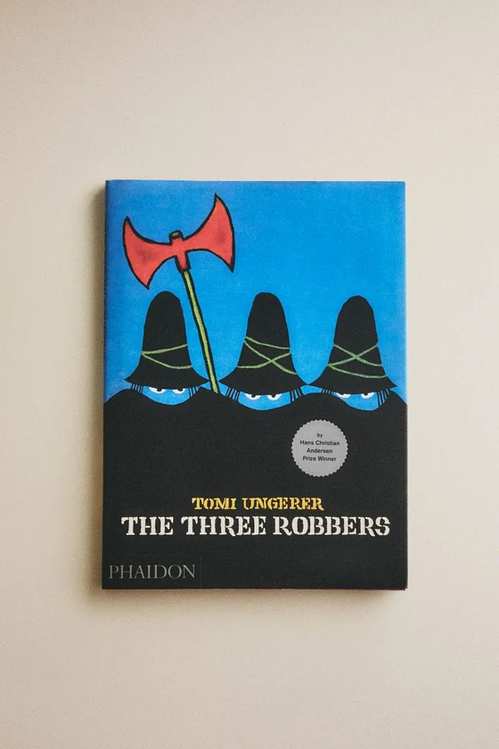 Детская книга три разбойника (на английском)