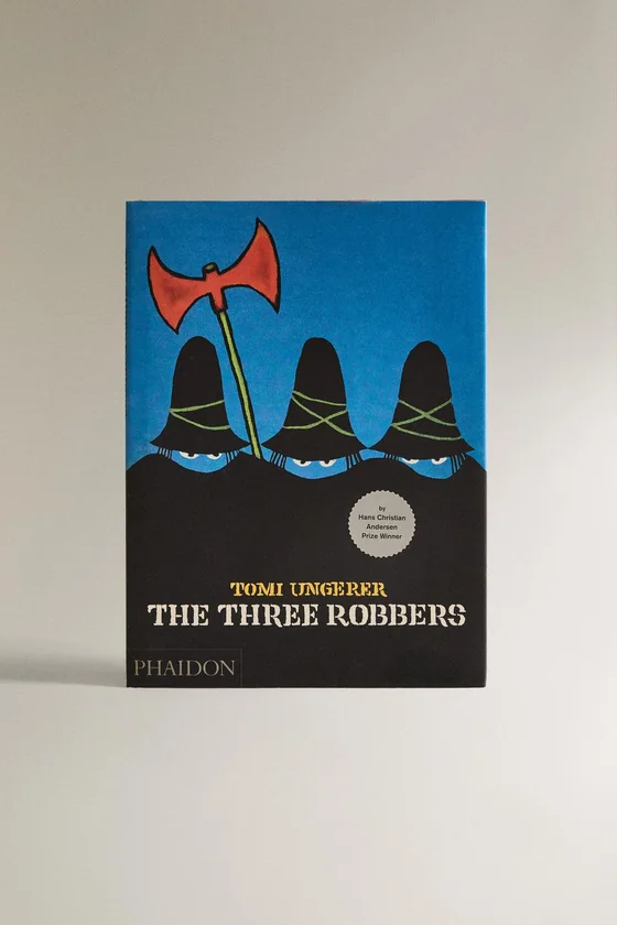Детская книга три разбойника (на английском)