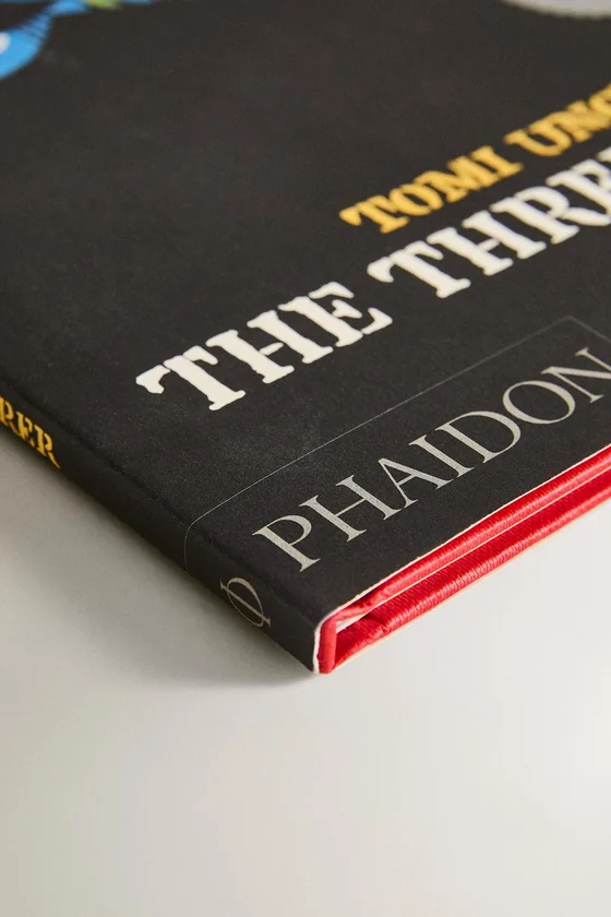 Детская книга три разбойника (на английском)