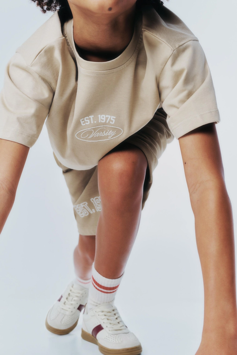 Футболка varsity с вышивкой