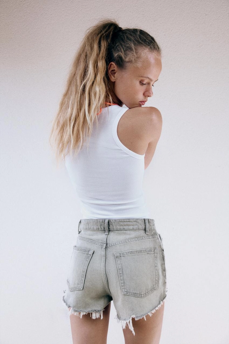 Джинсовые шорты zara trf с высокой посадкой и потертостями