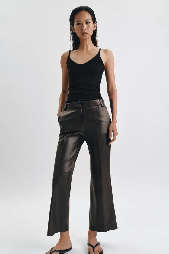 РАСКЛЕШЕННЫЕ БРЮКИ ИЗ КОЖИ — коллекция Zara «ZW» лимитированная серия