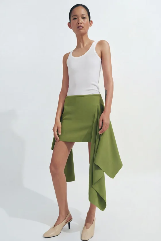 КОРОТКАЯ ЮБКА С ОСТРЫМ ПОДОЛОМ — коллекция Zara «ZW»