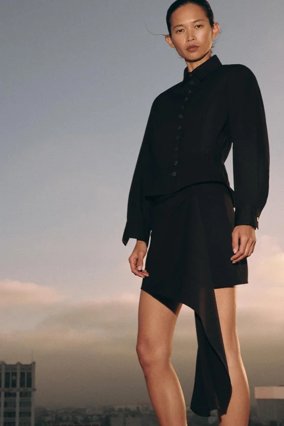 КОРОТКАЯ ЮБКА АСИММЕТРИЧНОГО КРОЯ — коллекция Zara «ZW»