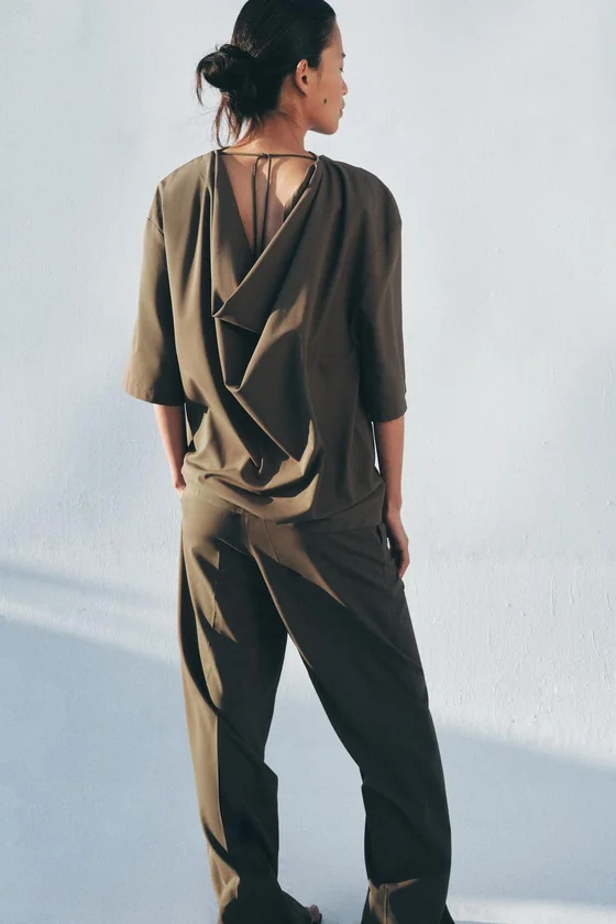 СВОБОДНЫЕ БРЮКИ В ПИЖАМНОМ СТИЛЕ — коллекция Zara «ZW»