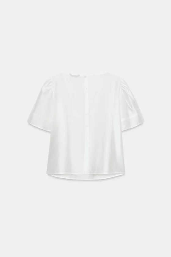 БЛУЗА С ВЫШИВКОЙ И КОРОТКИМИ РУКАВАМИ