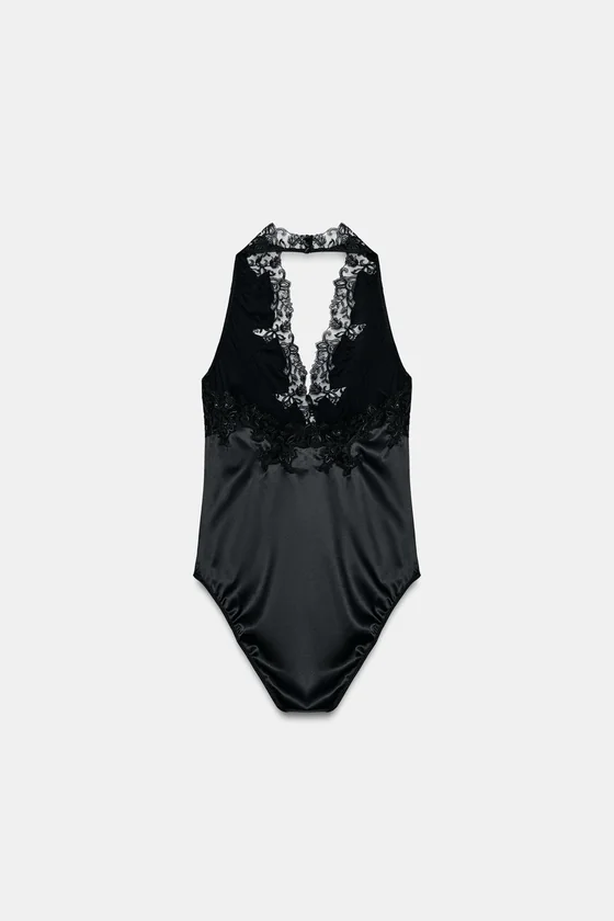 АТЛАСНОЕ БОДИ С ГОРЛОВИНОЙ ХАЛТЕР И КРУЖЕВОМ — коллекция Zara «ZW»
