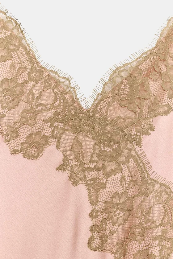 АТЛАСНОЕ ПЛАТЬЕ С КРУЖЕВОМ — коллекция Zara «ZW»