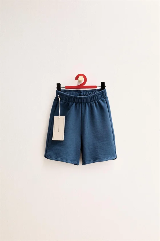Zara «Timeless» - ОДНОТОННЫЕ ШОРТЫ