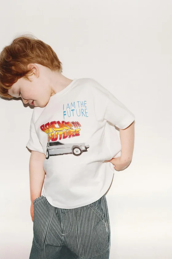 ФУТБОЛКА С ИЛЛЮСТРАЦИЕЙ «НАЗАД В БУДУЩЕЕ» X DYLAN´S T-SHIRT CLUB X ZARA