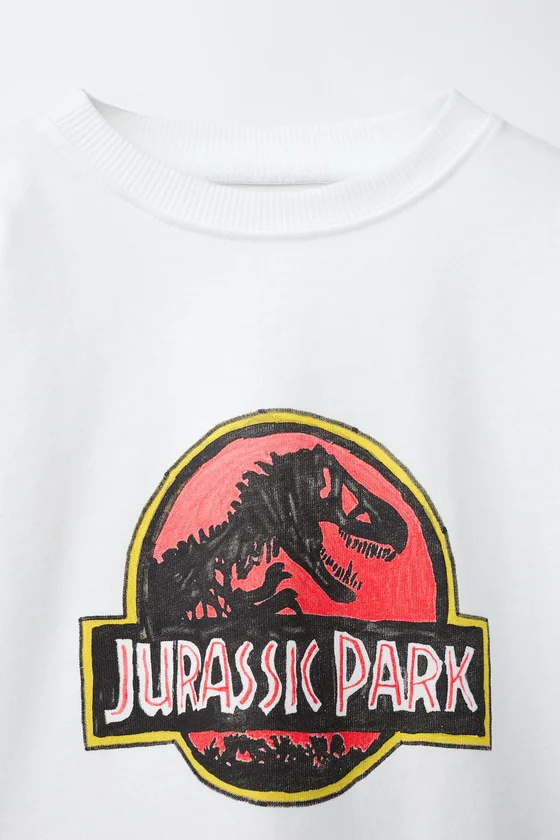 ФУТБОЛКА С ИЗОБРАЖЕНИЕМ JURASSIC PARK© X DYLAN´S T-SHIRT CLUB X ZARA
