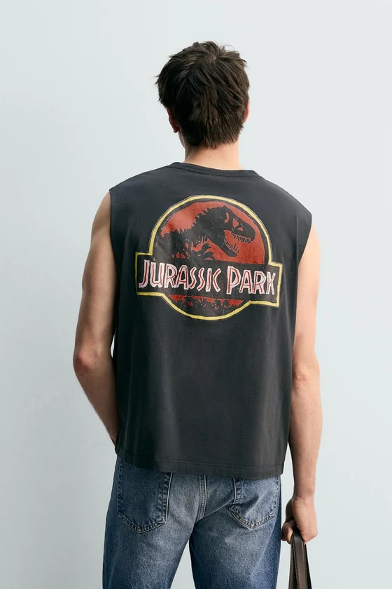 Футболка-майка свободного кроя Jurassic Park © UCS LLC and Amblin