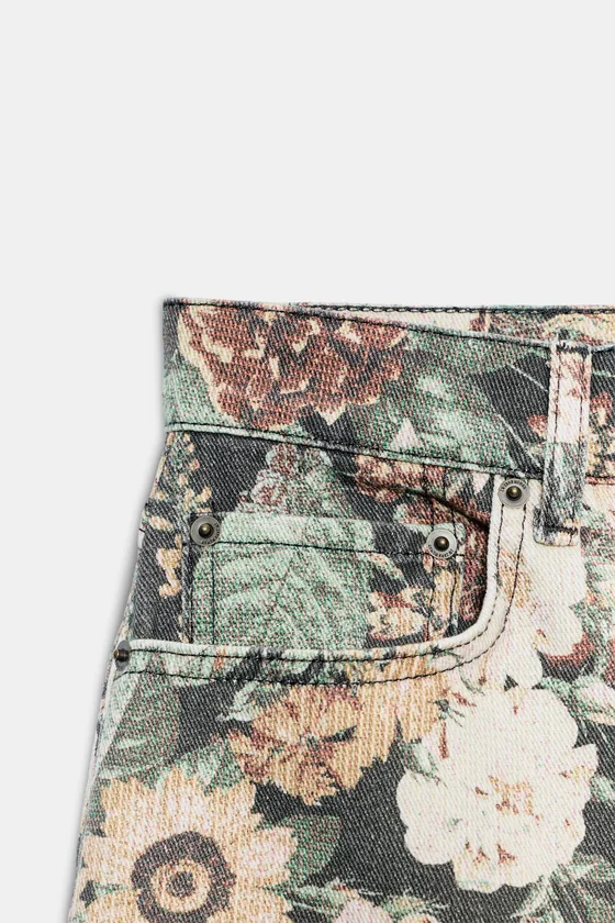 ШОРТЫ С ЦВЕТОЧНЫМ ПРИНТОМ — коллекция Zara «ZW»