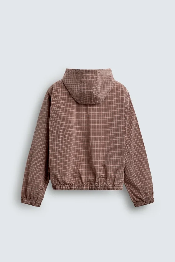 КУРТКА ИЗ РЕЛЬЕФНОЙ ТКАНИ
