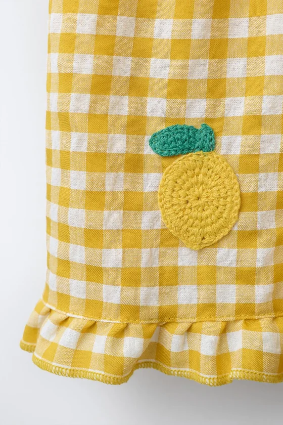 ТРИКОТАЖНОЕ ПЛАТЬЕ В КЛЕТКУ ВИШИ С ЛИМОНАМИ — CASA LAWA X ZARA KIDS