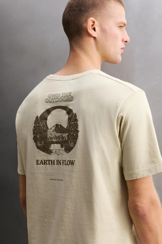ФУТБОЛКА стандартной посадки С ПРИНТОМ