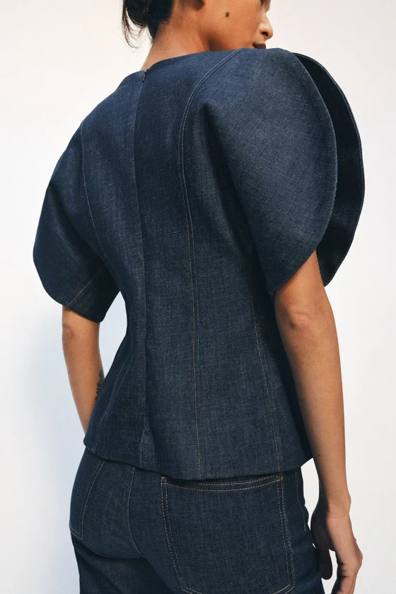 ДЖИНСОВАЯ БЛУЗА С ОБЪЕМНЫМИ РУКАВАМИ коллекция Zara «ZW»