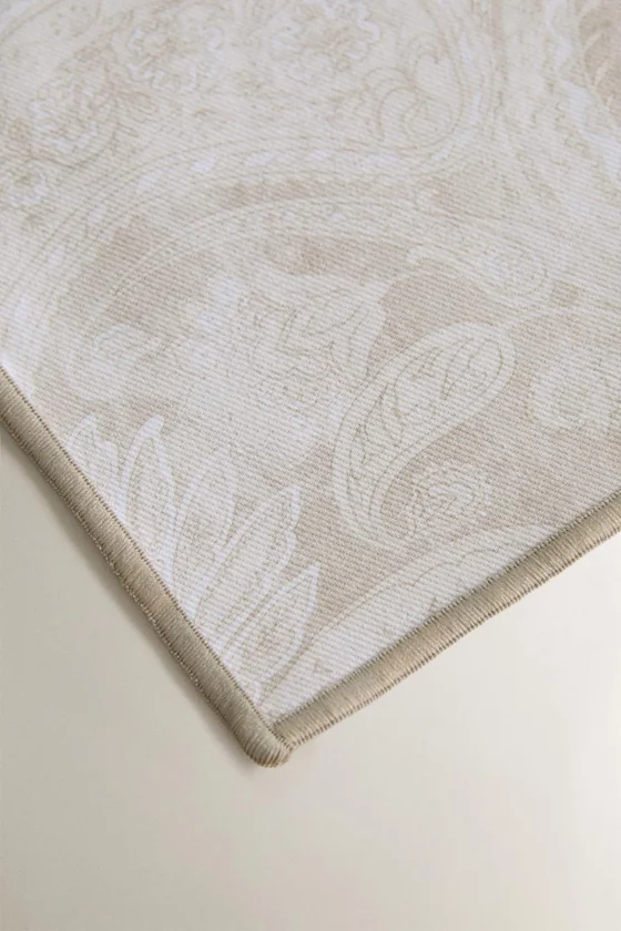 Плетеная простыня с печаткой paisley, покрытая смолой