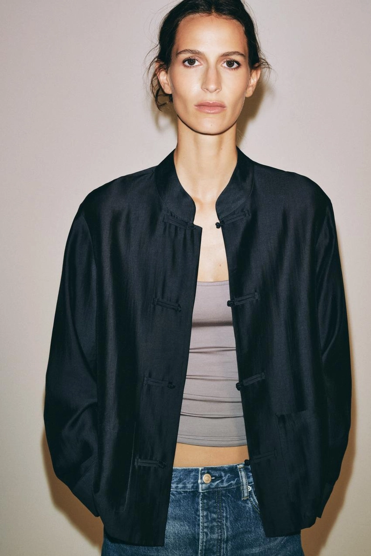 АТЛАСНАЯ РУБАШКА С НАВЕСНЫМИ ПЕТЛЯМИ коллекция Zara «ZW»