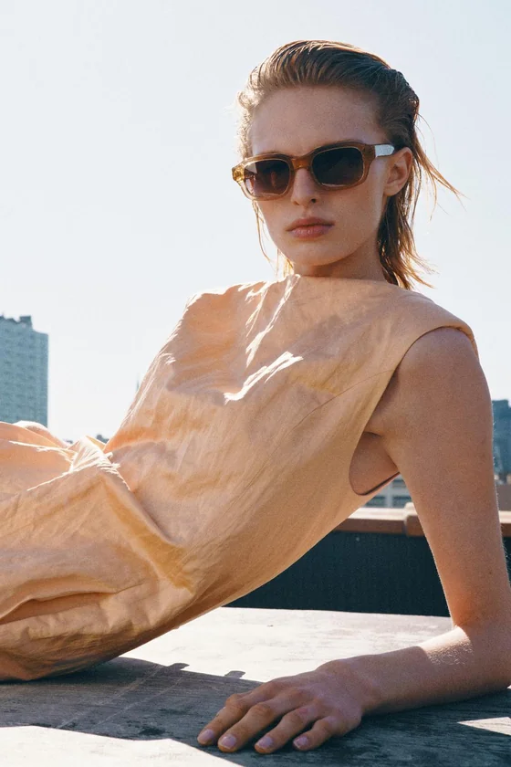 ПЛАТЬЕ МИДИ С ЭФФЕКТОМ ЖАТКИ — коллекция Zara «ZW»