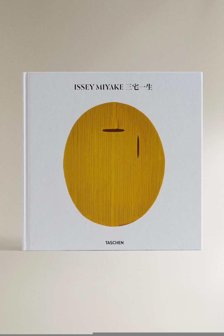 Книга issey miyake на английском языке