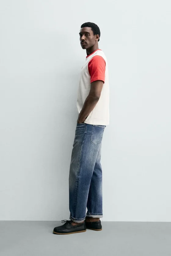 ФУТБОЛКА В СТИЛЕ КОЛОР-БЛОК С НАШИВКОЙ