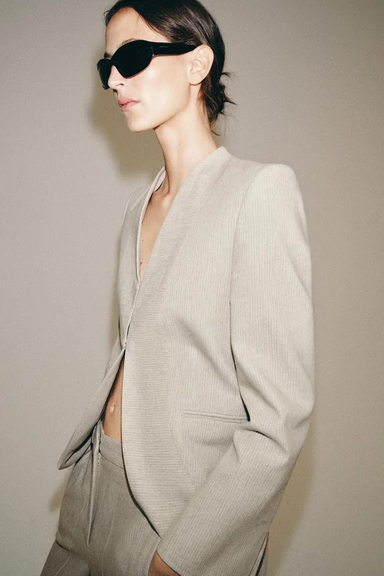ДЛИННЫЙ БЛЕЙЗЕР В ПОЛОСКУ — коллекция Zara «ZW»
