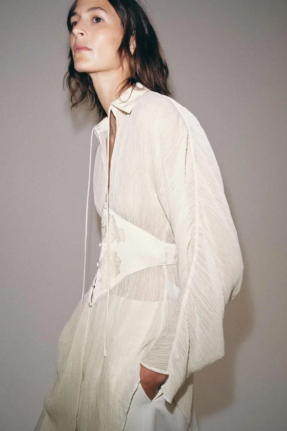 БЛУЗА ИЗ ЖОРЖЕТА С КРУЖЕВОМ — коллекция Zara «ZW»