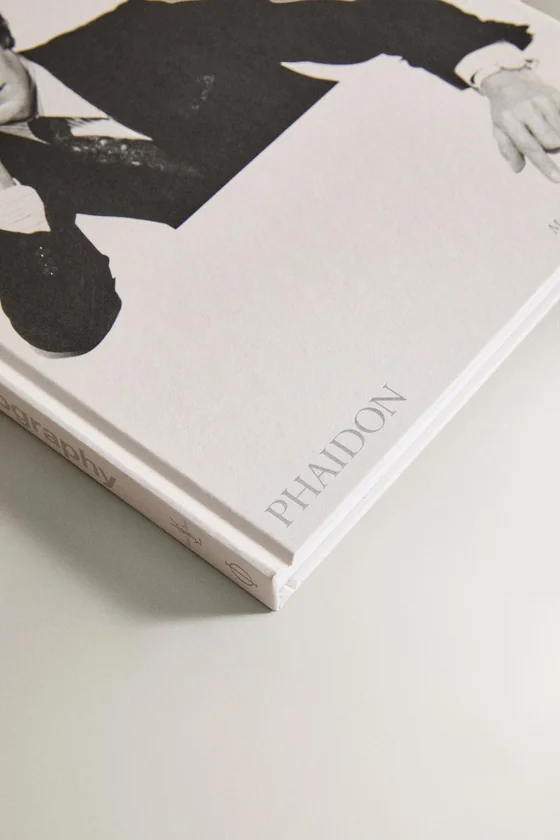 Книга yves saint laurent and photography (на английском языке)