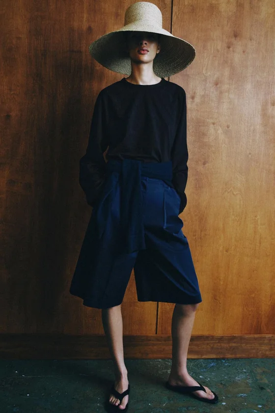ШОРТЫ С ЗАЩИПАМИ — коллекция Zara «ZW»