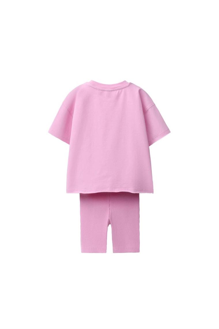 КОМПЛЕКТ ИЗ ФУТБОЛКИ И ВЕЛОСИПЕДНЫХ ЛЕГИНСОВ В РУБЧИК
