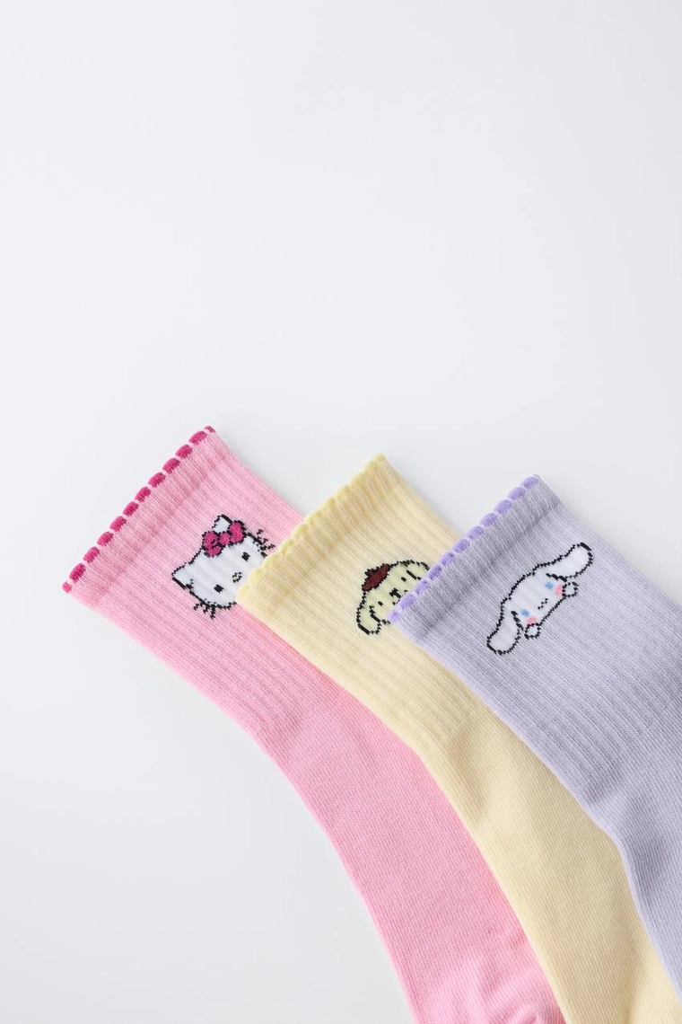 НАБОР ИЗ ТРЕХ СРЕДНИХ НОСКОВ HELLO KITTY AND FRIENDS © SANRIO