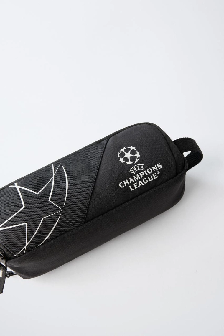 НЕСЕССЕР UEFA CHAMPIONS LEAGUE® СВЕТЯЩИЙСЯ В ТЕМНОТЕ