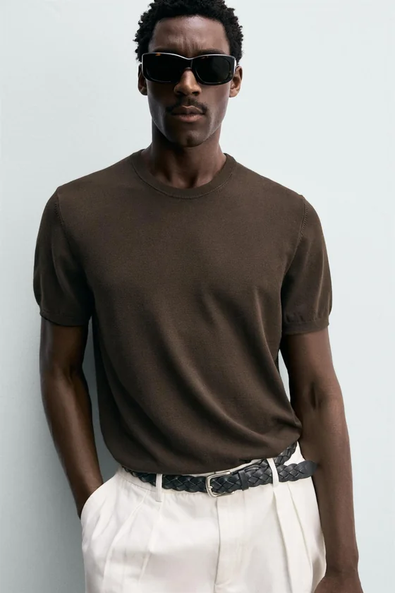 БАЗОВАЯ ФУТБОЛКА КЛАССИЧЕСКОГО КРОЯ