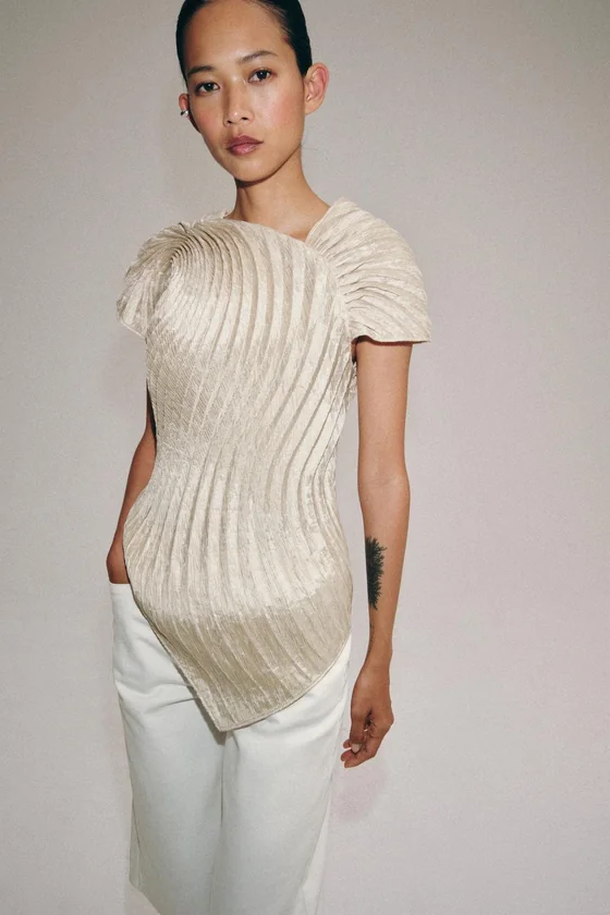 ПЛИССИРОВАННЫЙ ТОП — коллекция Zara «ZW»
