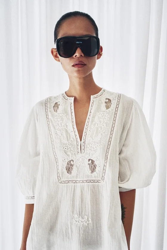 РУБАШКА С ВЫШИВКОЙ И КРУЖЕВОМ — коллекция Zara «ZW»